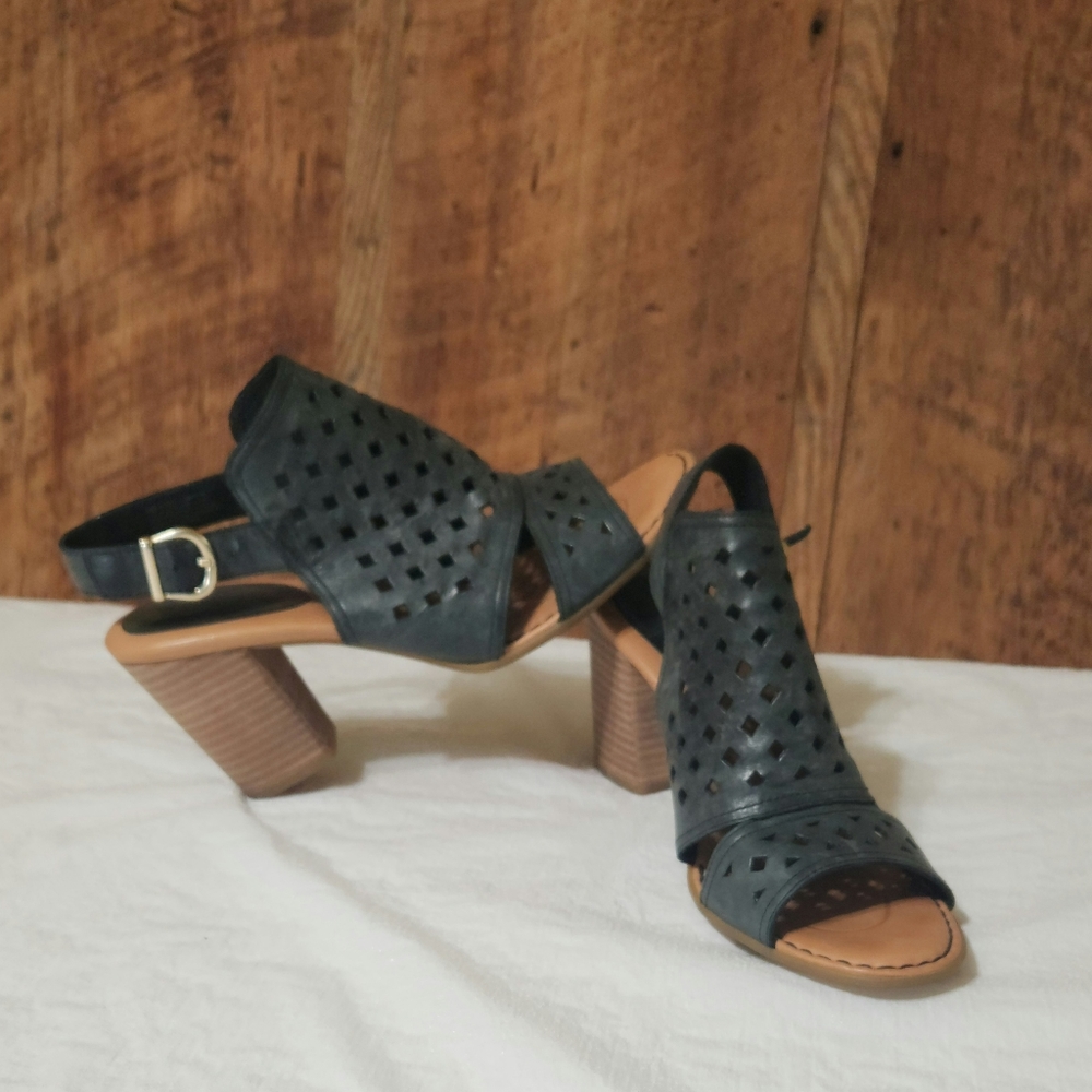 Born navy blue open toe around ankle heeled sandals. 9M
